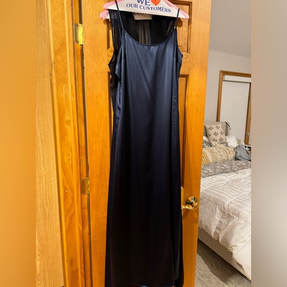 ALBEE DRESS IN MIDNIGHT BLACK (worn once) - Picture 5 of 5